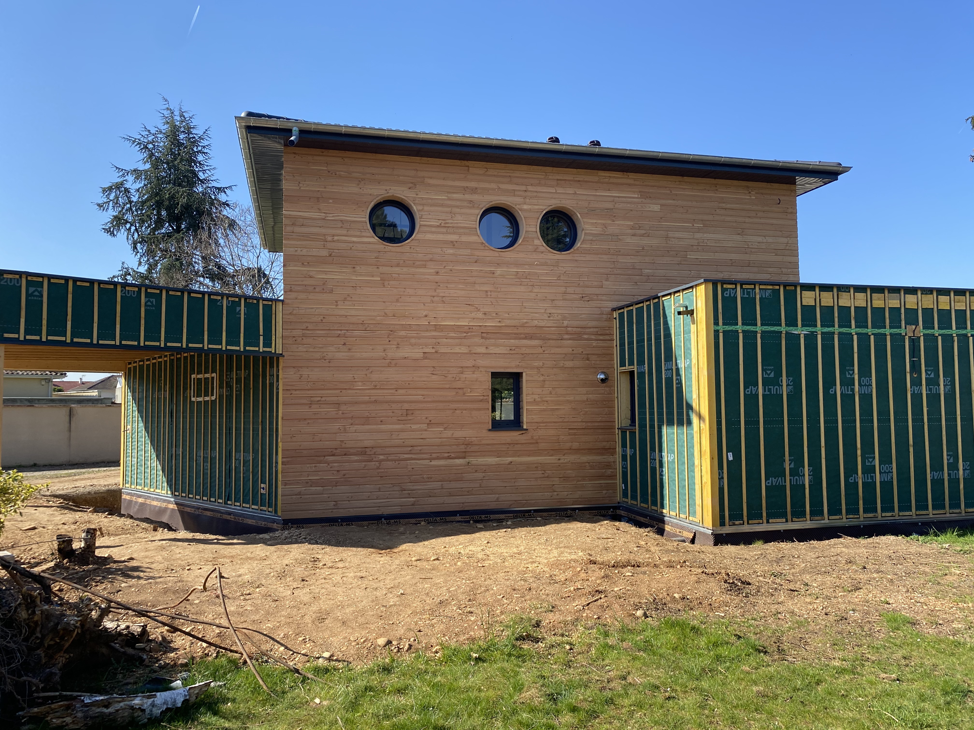 Loire Rhône Ossature bois construction Charpentier couvreur artisan Menuiseries PVC ALU Bois ossature bois maison individuelle extension surélévation rénovation zinguerie couverture