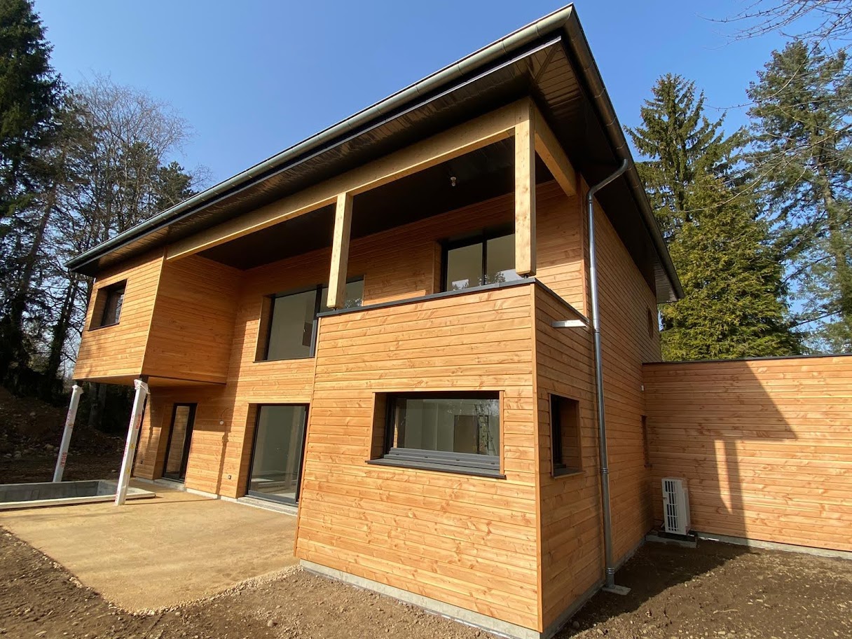 Loire Rhône Ossature bois construction Charpentier couvreur artisan Menuiseries PVC ALU Bois ossature bois maison individuelle extension surélévation rénovation zinguerie couverture