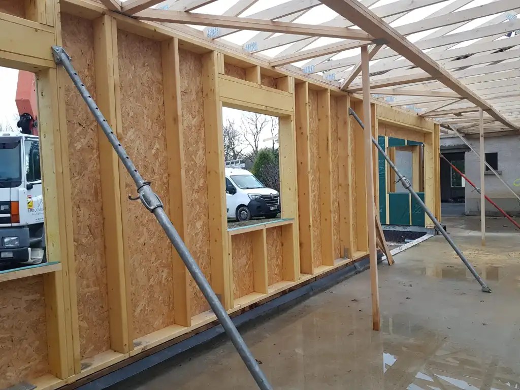 construction ossature bois mise en place loire rhone fermette charpente