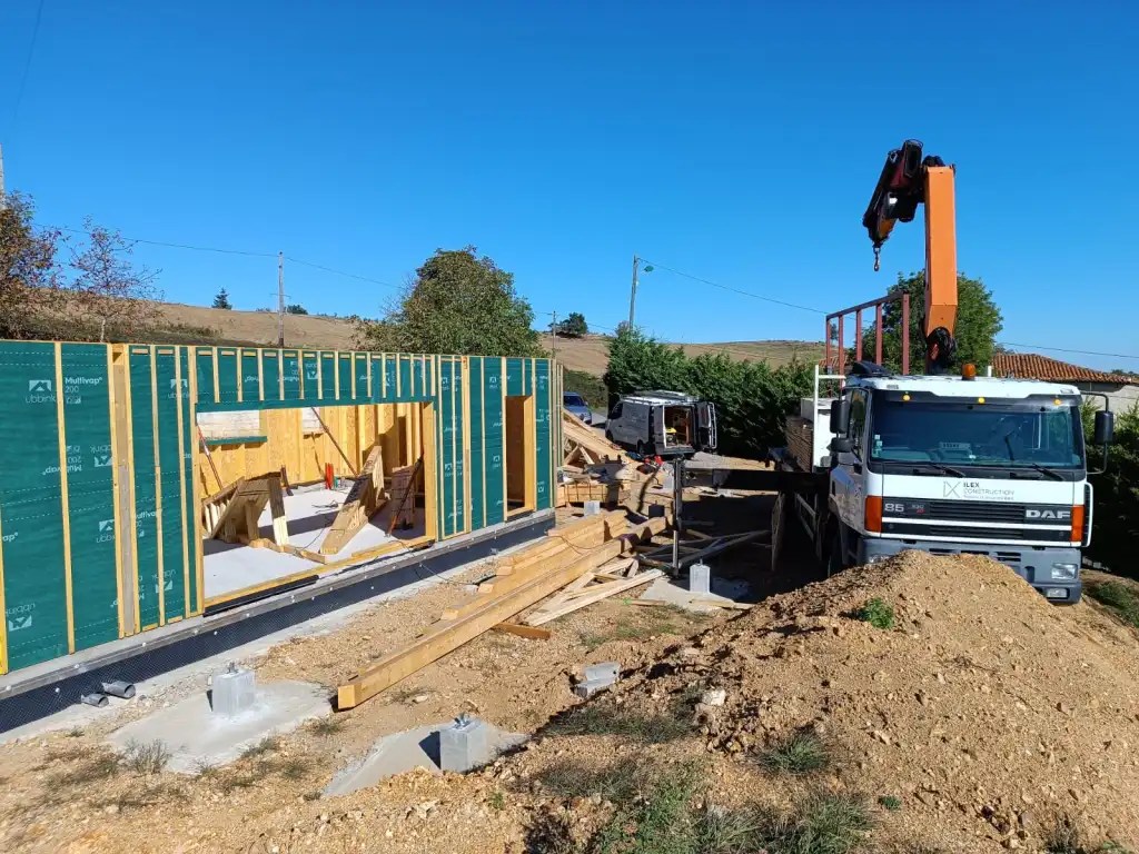Mise en place et levage murs en ossature bois
