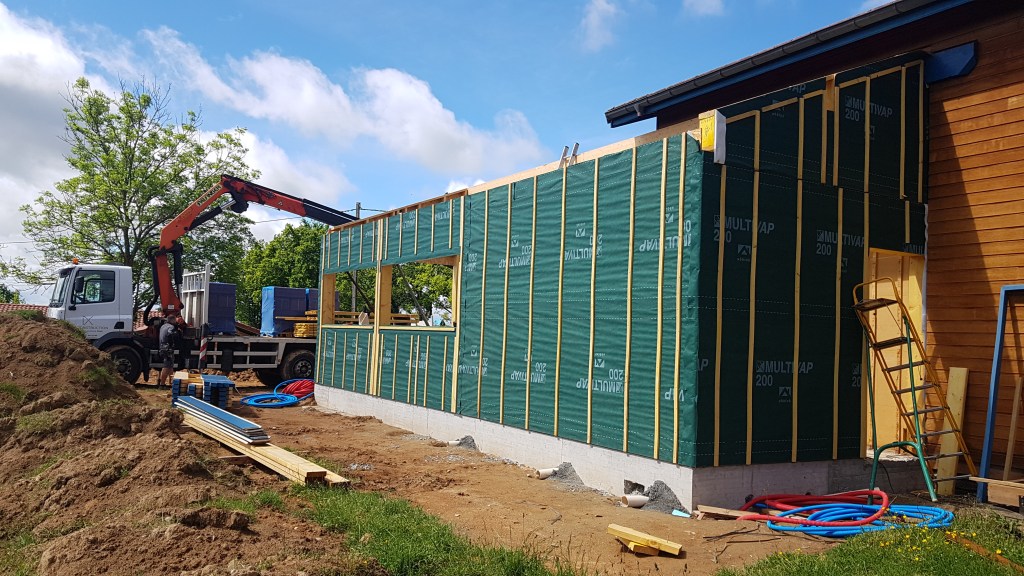 Mise en place de la structure en murs d'ossature bois