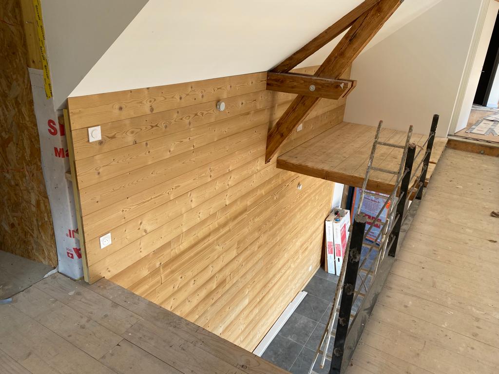 Loire couverture charpente rénovation zinguerie menuiserie equipe finition intérieur lambris bois