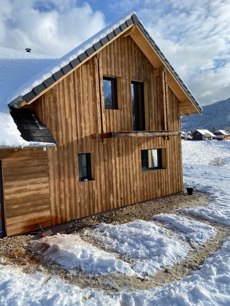 Loire Rhône construction Charpentier couvreur artisan Menuiseries PVC ALU Bois ossature bois maison individuelle extension surélévation rénovation zinguerie couverture