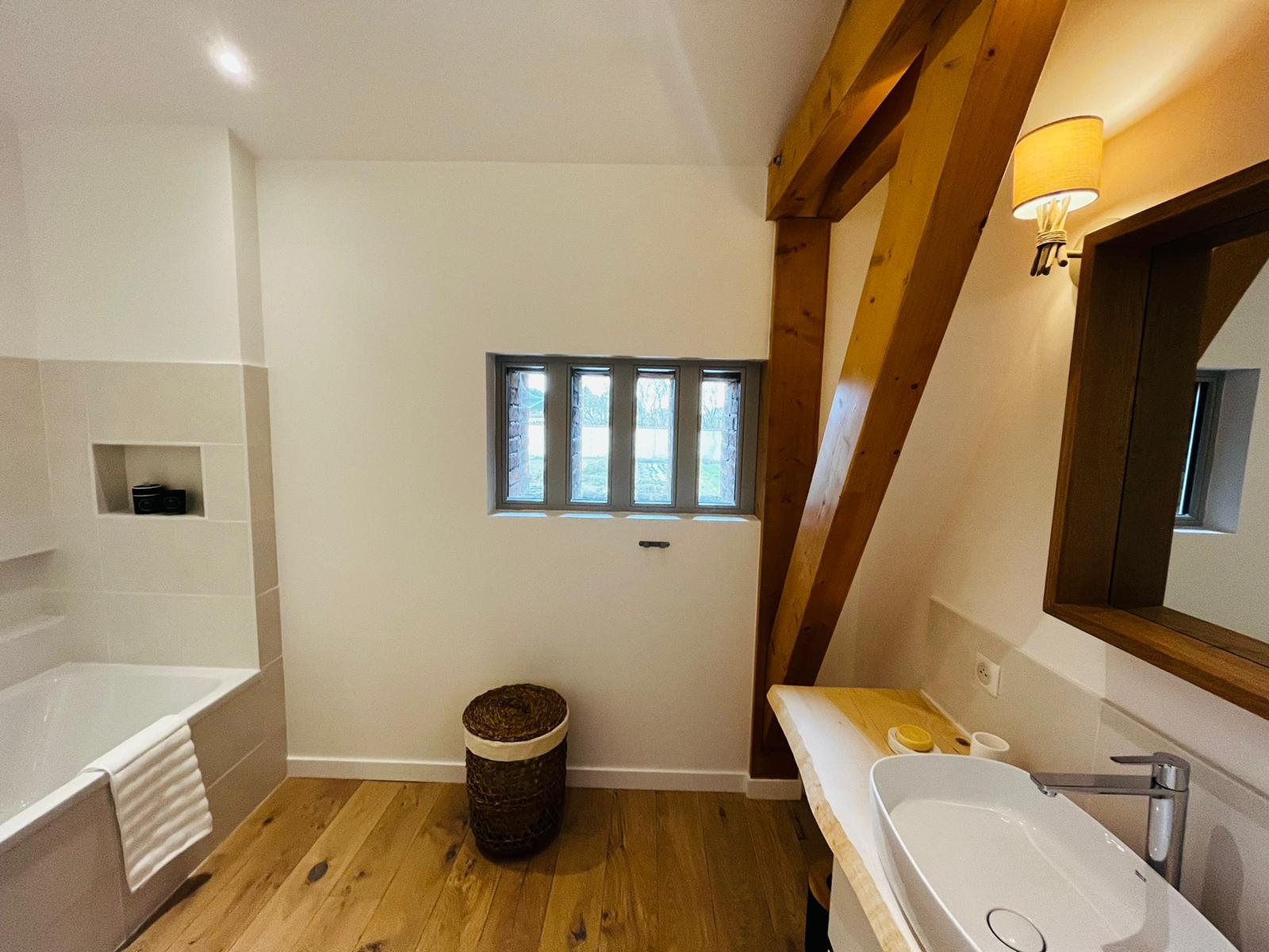 Loire couverture charpente rénovation zinguerie menuiserie equipe